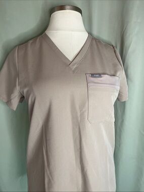 FIGS Technical Collection V-Neck Pocket Scrub in Taupe Large